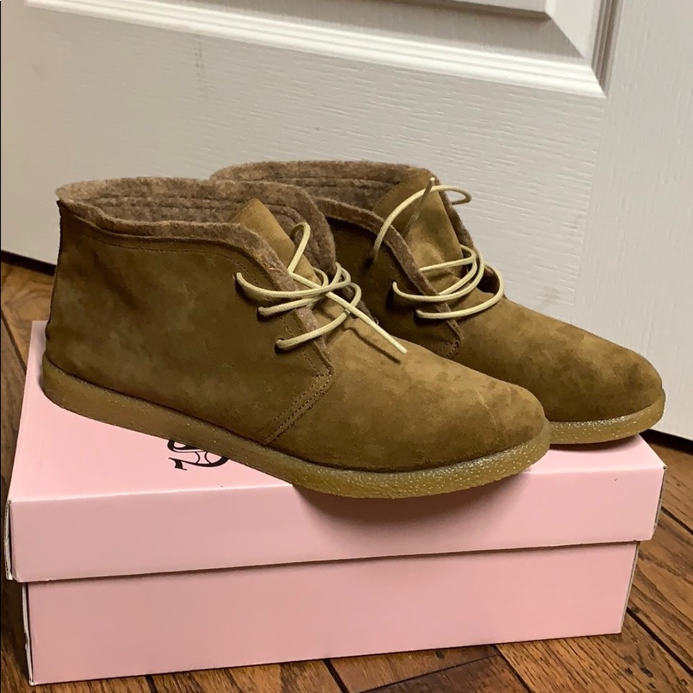 Casual tan boots